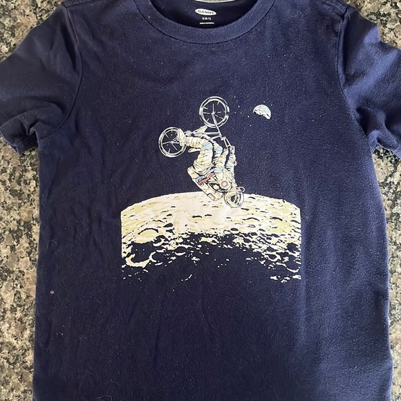 Boys 6-7 t-shirt. Old Navy - Picture 1 of 2